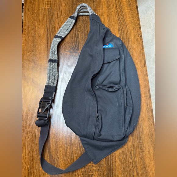 Kavu black sling rope bag backpack - Picture 1 of 2